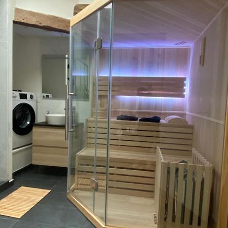 Charmant Appartement Avec Spa Fontenay-le-Comte Exteriör bild