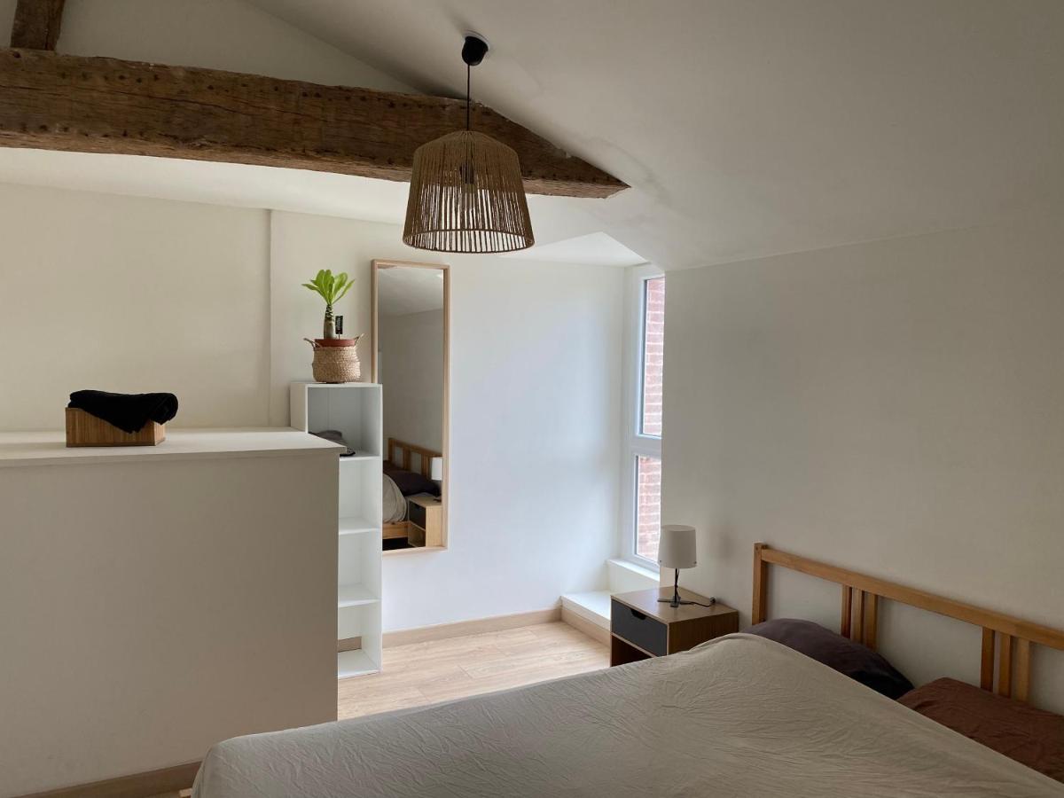 Charmant Appartement Avec Spa Fontenay-le-Comte Exteriör bild