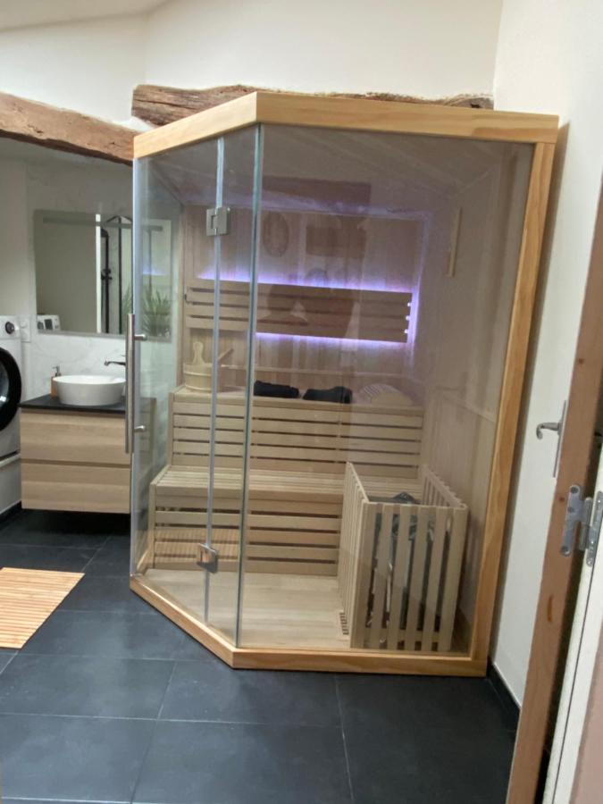 Charmant Appartement Avec Spa Fontenay-le-Comte Exteriör bild