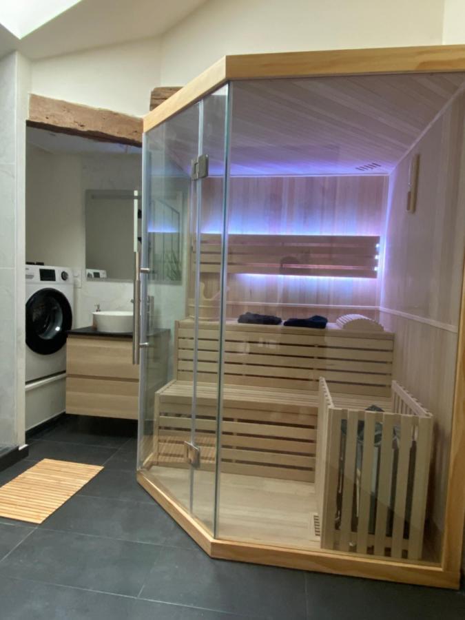 Charmant Appartement Avec Spa Fontenay-le-Comte Exteriör bild